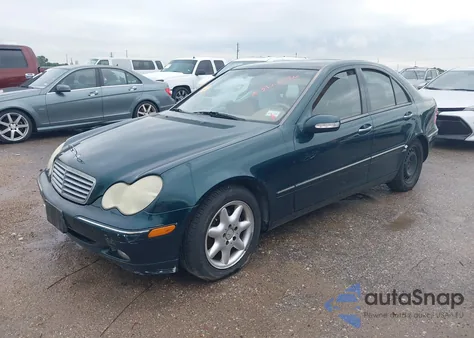 2003 Mercedes-Benz C 240 из США, поврежденный, VIN WDBRF61J63E014619